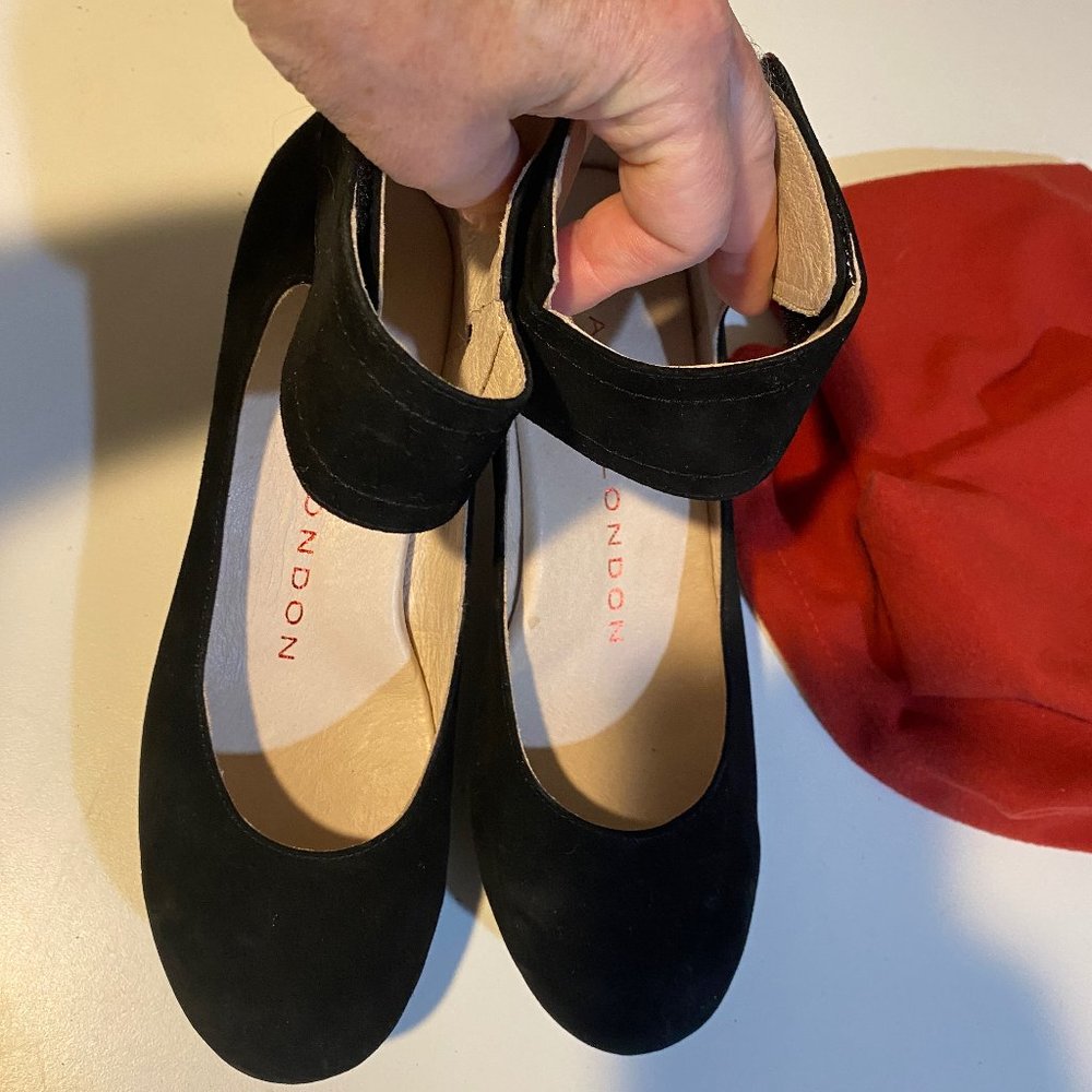 Sasha London Suede Pumps - New Without Tags